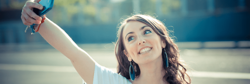 How to Pose and Look Slimmer in&nbsp;Photos